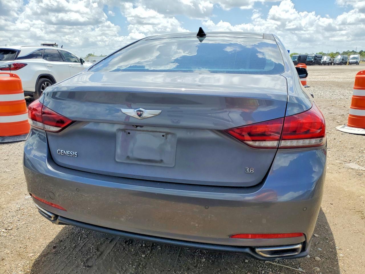2016 Hyundai Genesis 3.8L - zdjęcie 6
