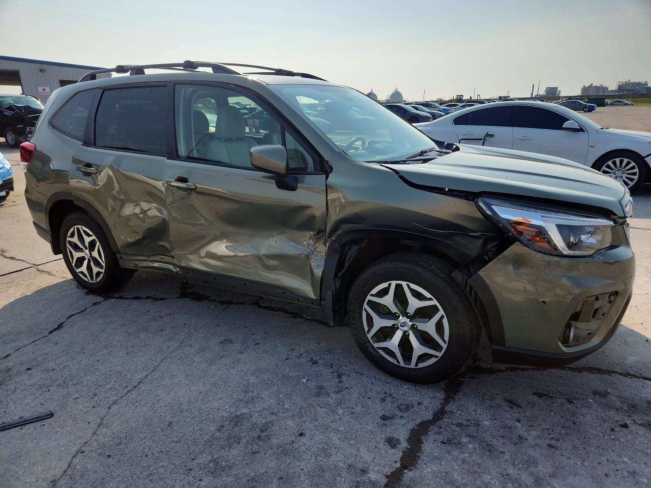 2021 Subaru Forester Premium - zdjęcie 4