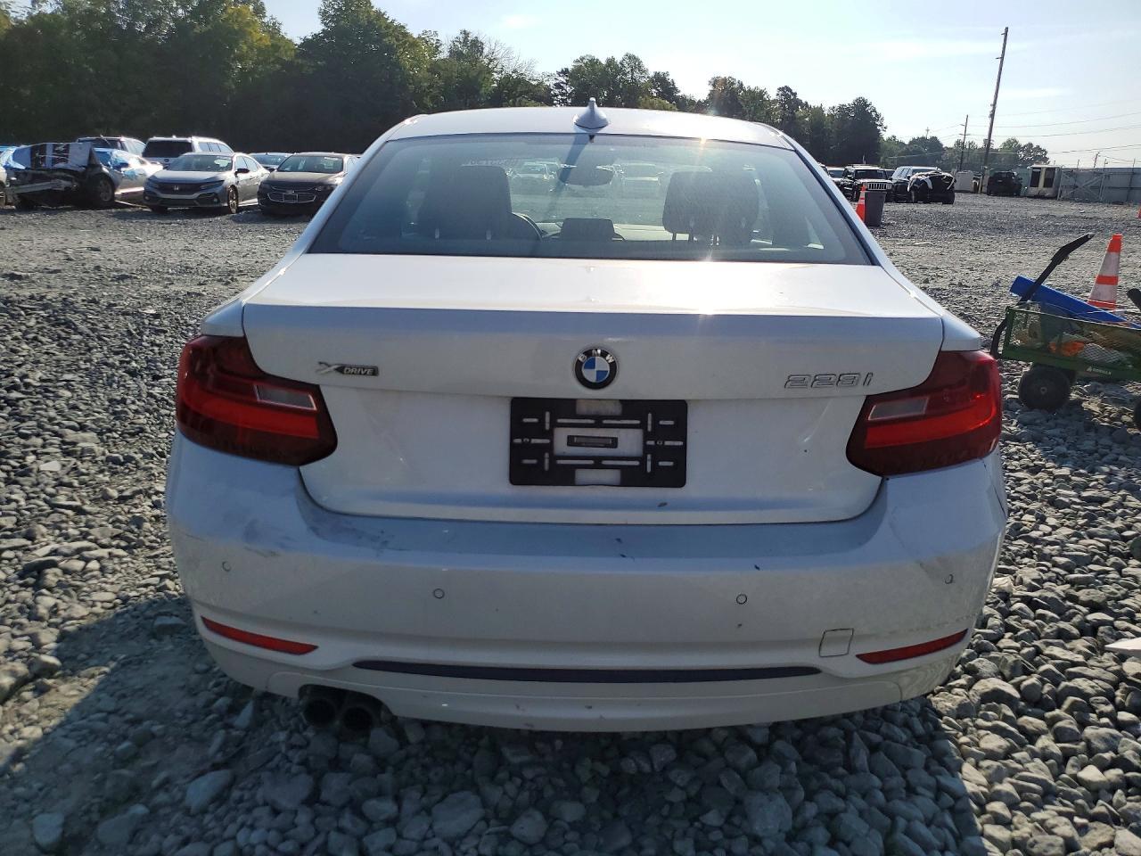 2016 BMW Seria 2 Coupe 228i - zdjęcie 6