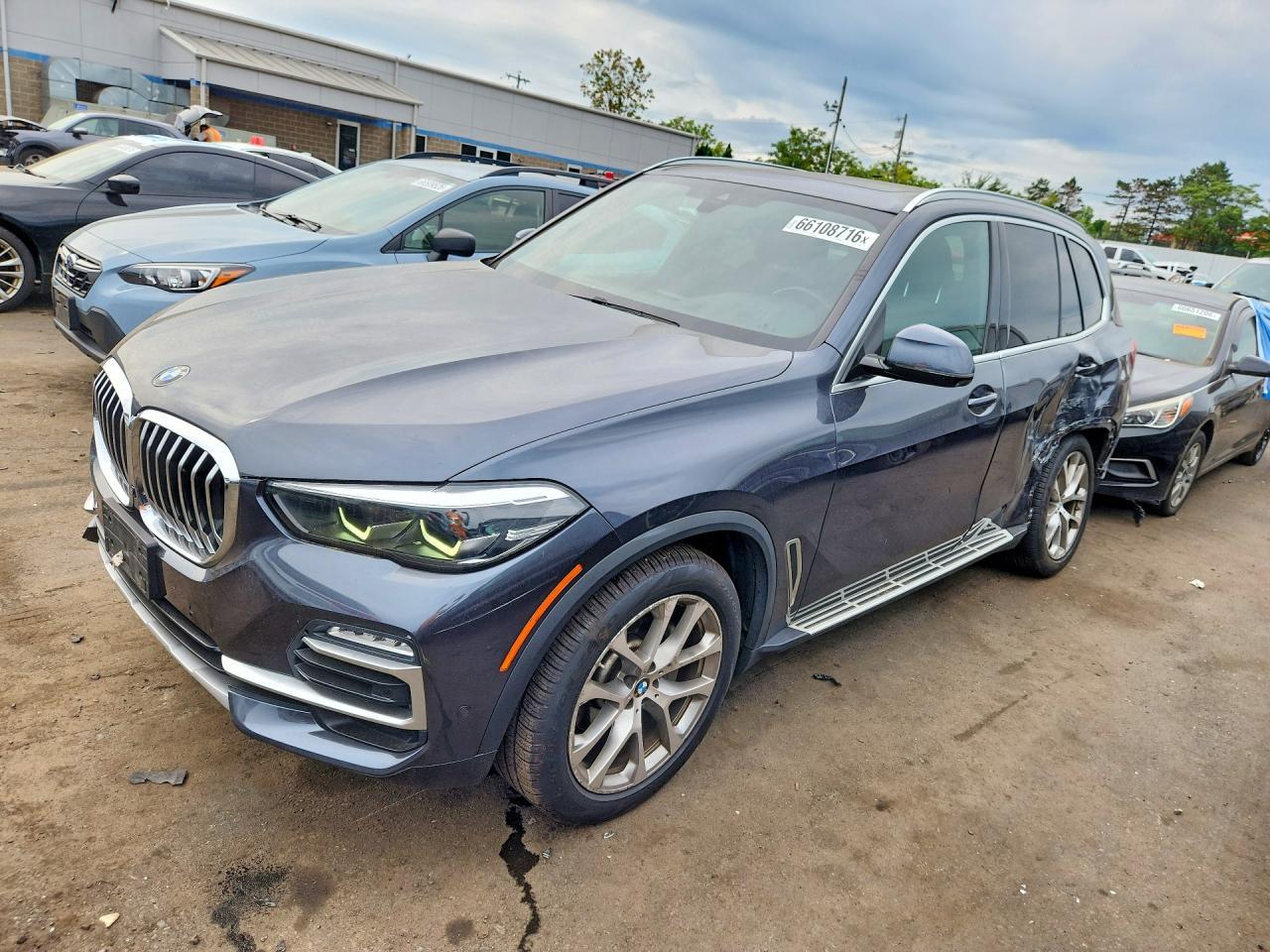 2021 BMW X5 xDrive40I - zdjęcie główne
