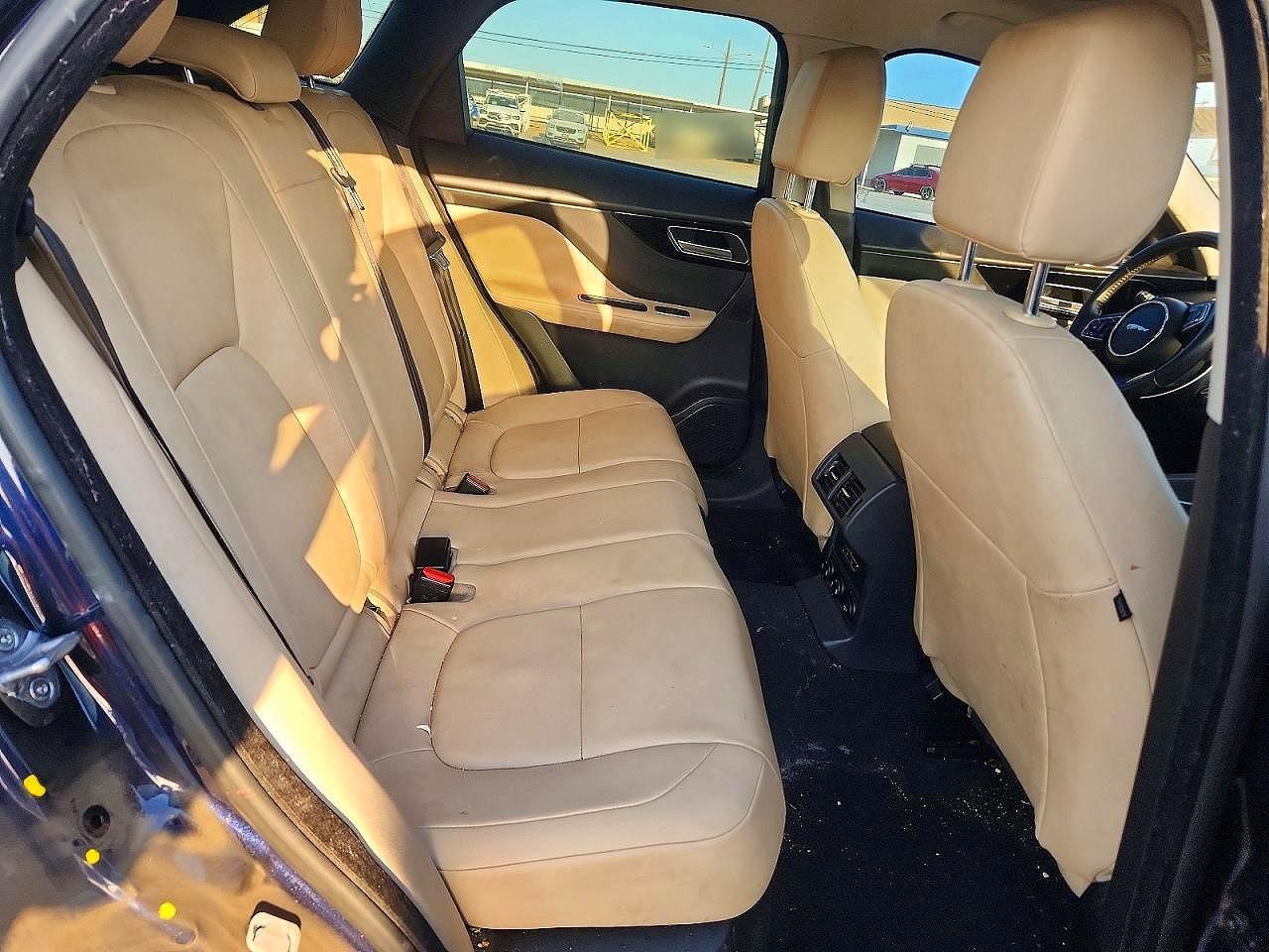 2017 Jaguar F-Pace Premium - zdjęcie 11