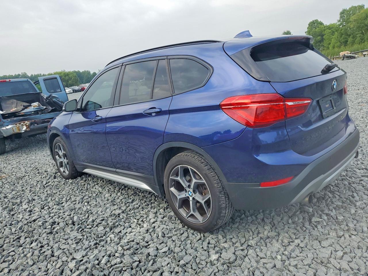 2017 BMW X1 xDrive28I - zdjęcie 2