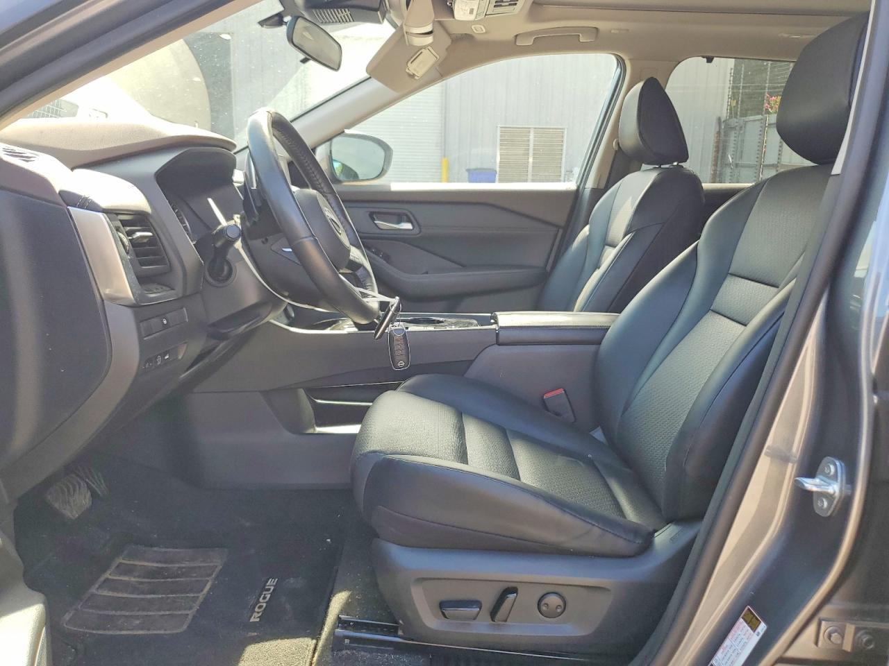 2023 Nissan Rogue Sv - zdjęcie 7