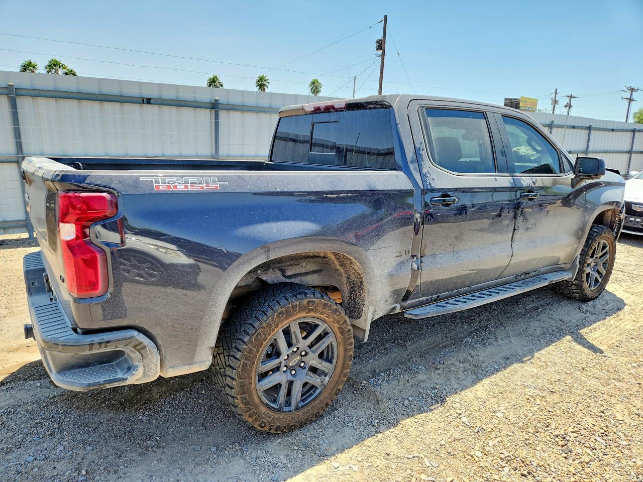 2022 Chevrolet Silverado K1500 Lt Trail Boss - zdjęcie 3