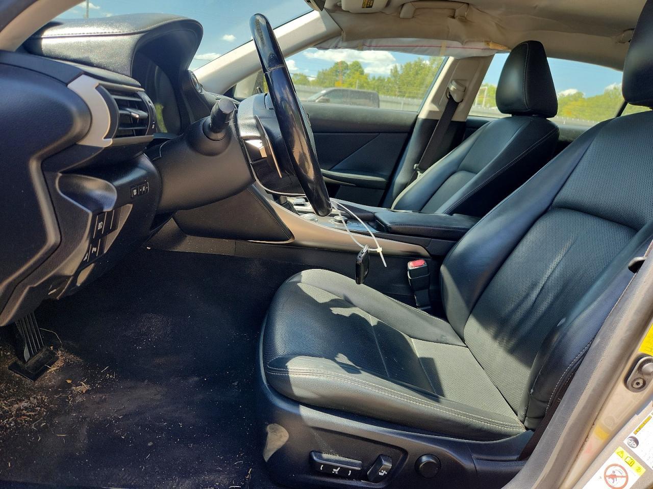 2018 Lexus Is 300 - zdjęcie 7
