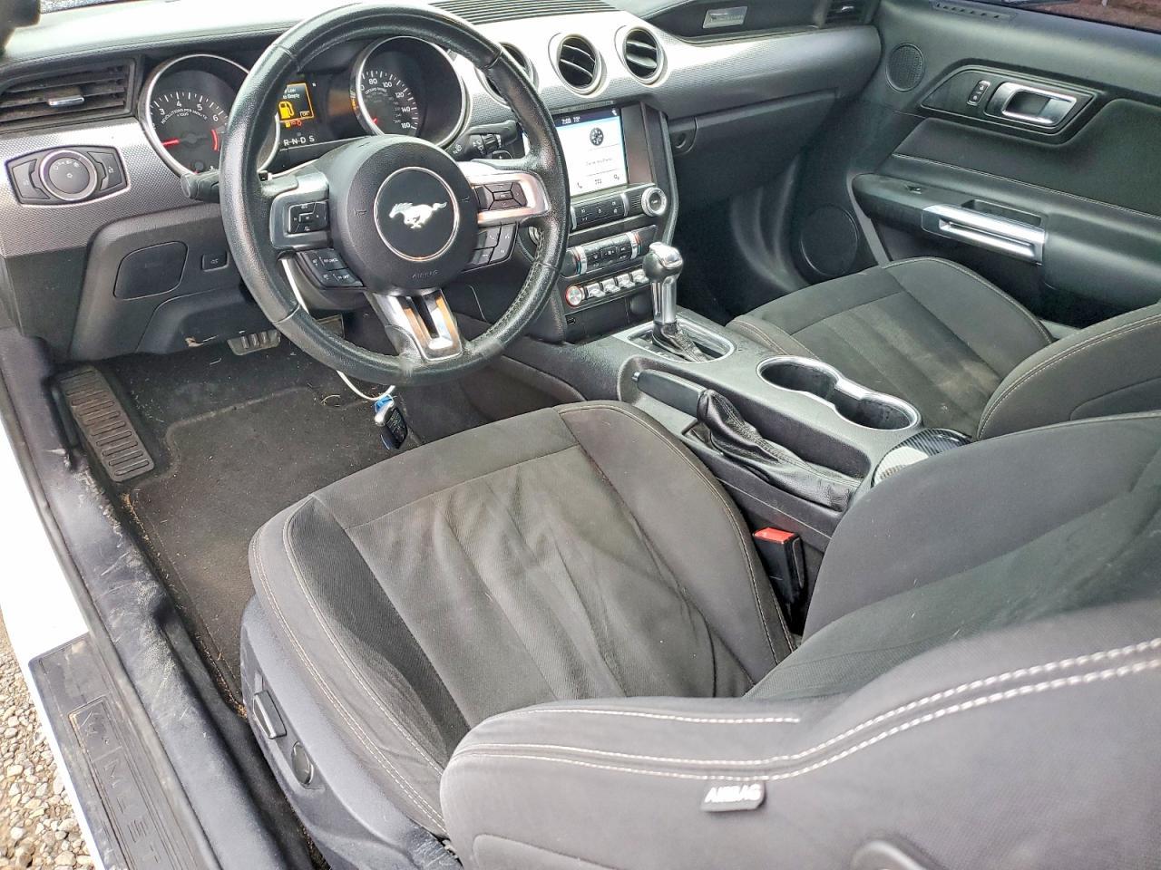 2019 Ford Mustang - zdjęcie 8