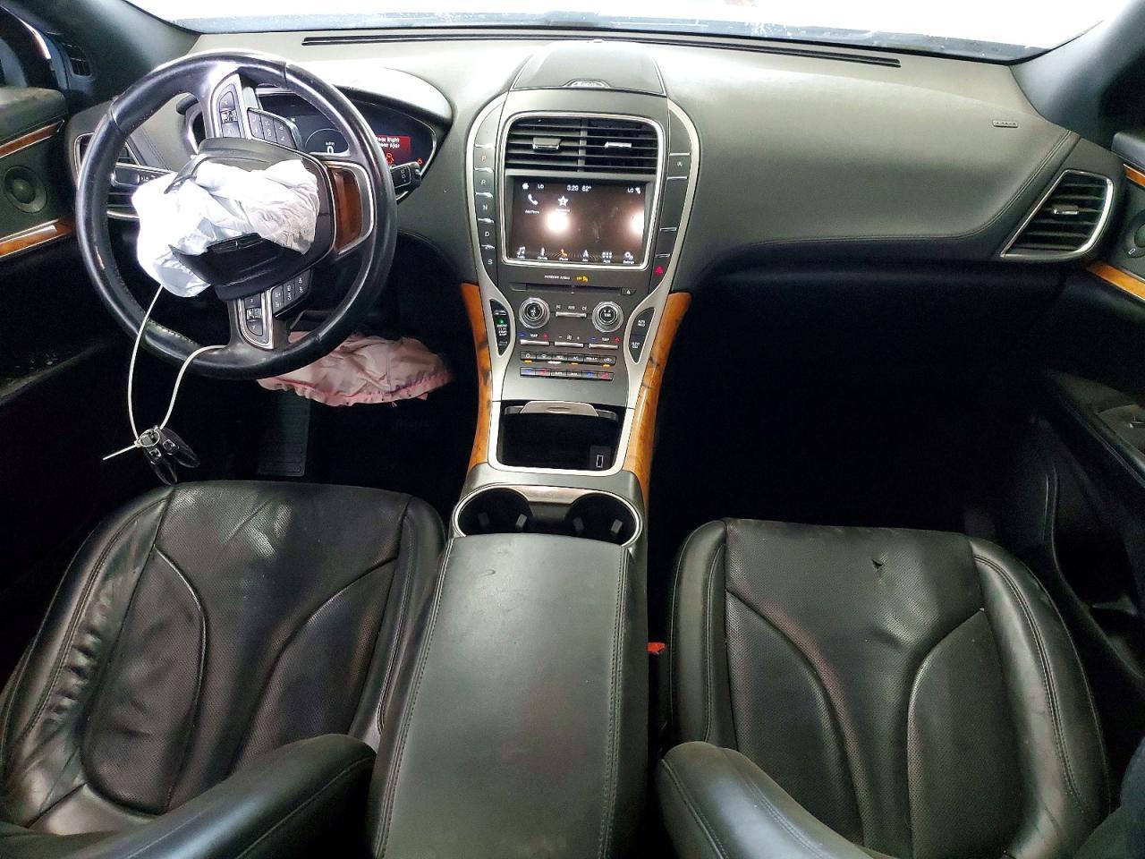 2019 Lincoln Nautilus Reserve - zdjęcie 8