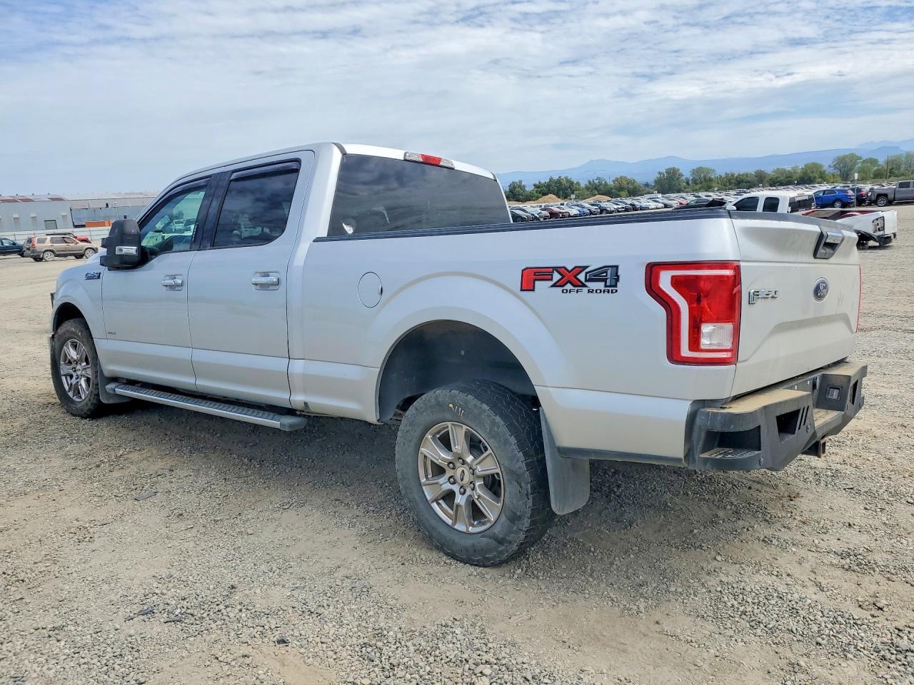 2015 Ford F150 Supercrew - zdjęcie 2