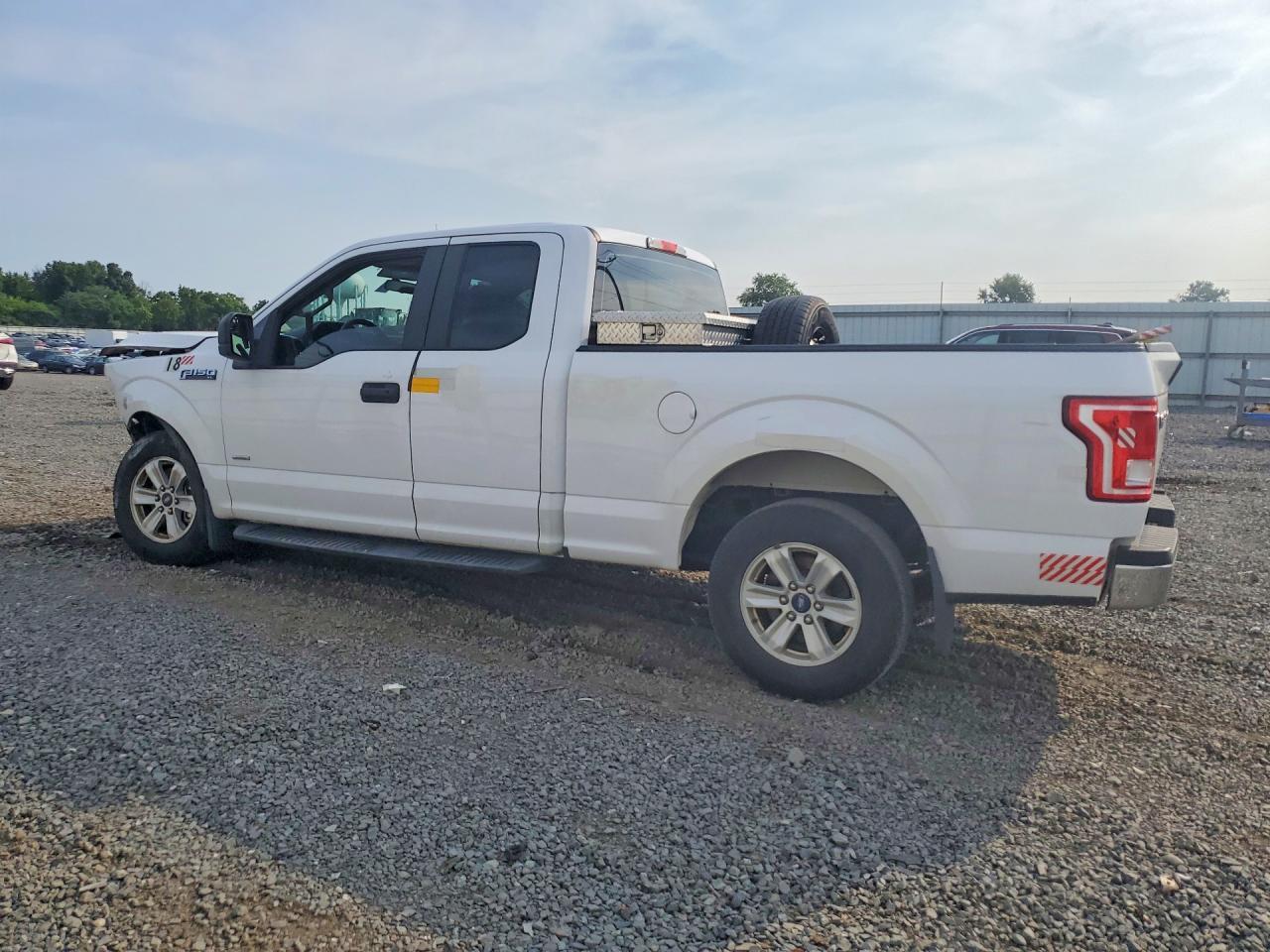2015 Ford F150 Super Cab - zdjęcie 2