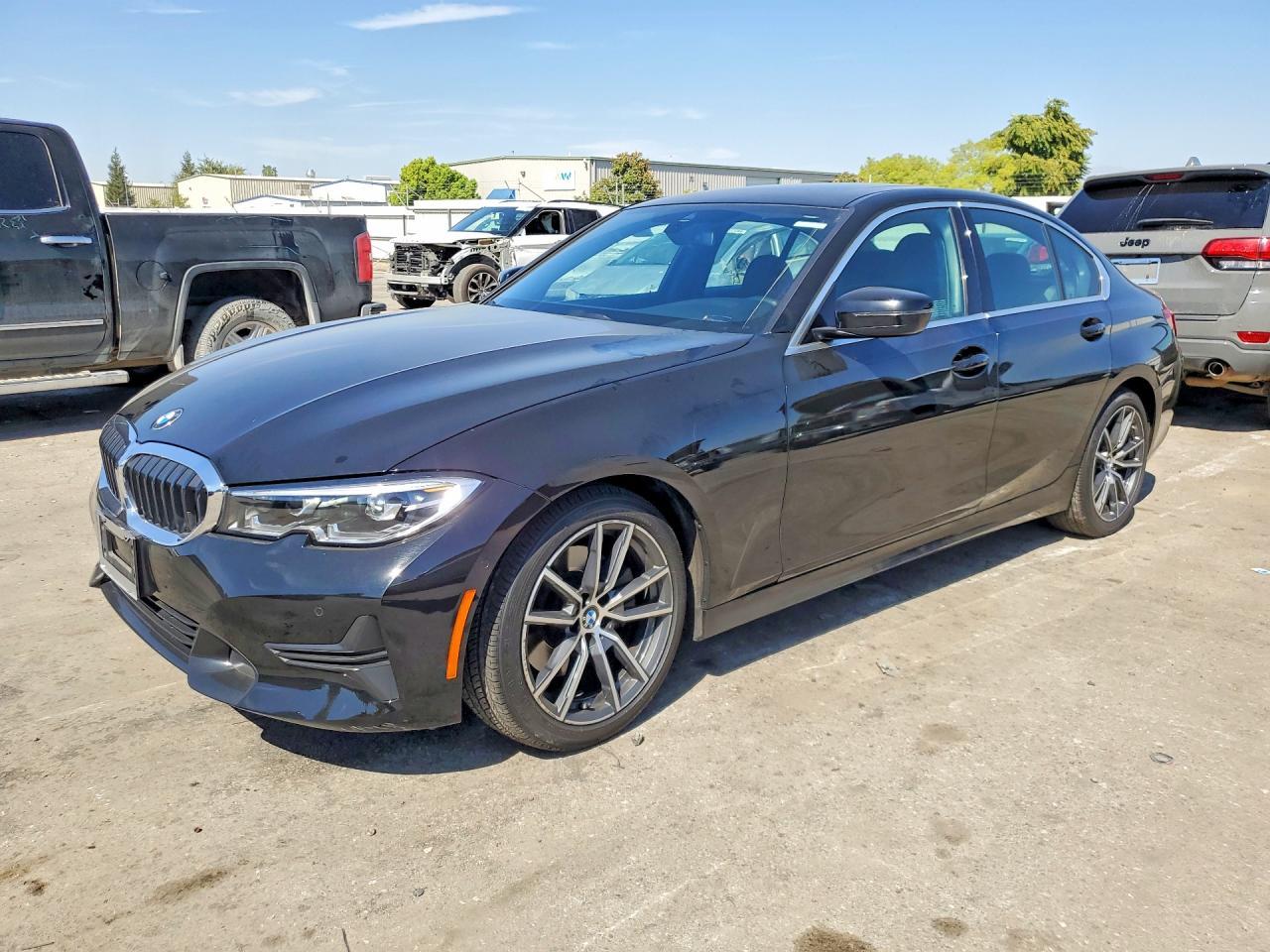 2020 BMW 330I - zdjęcie główne