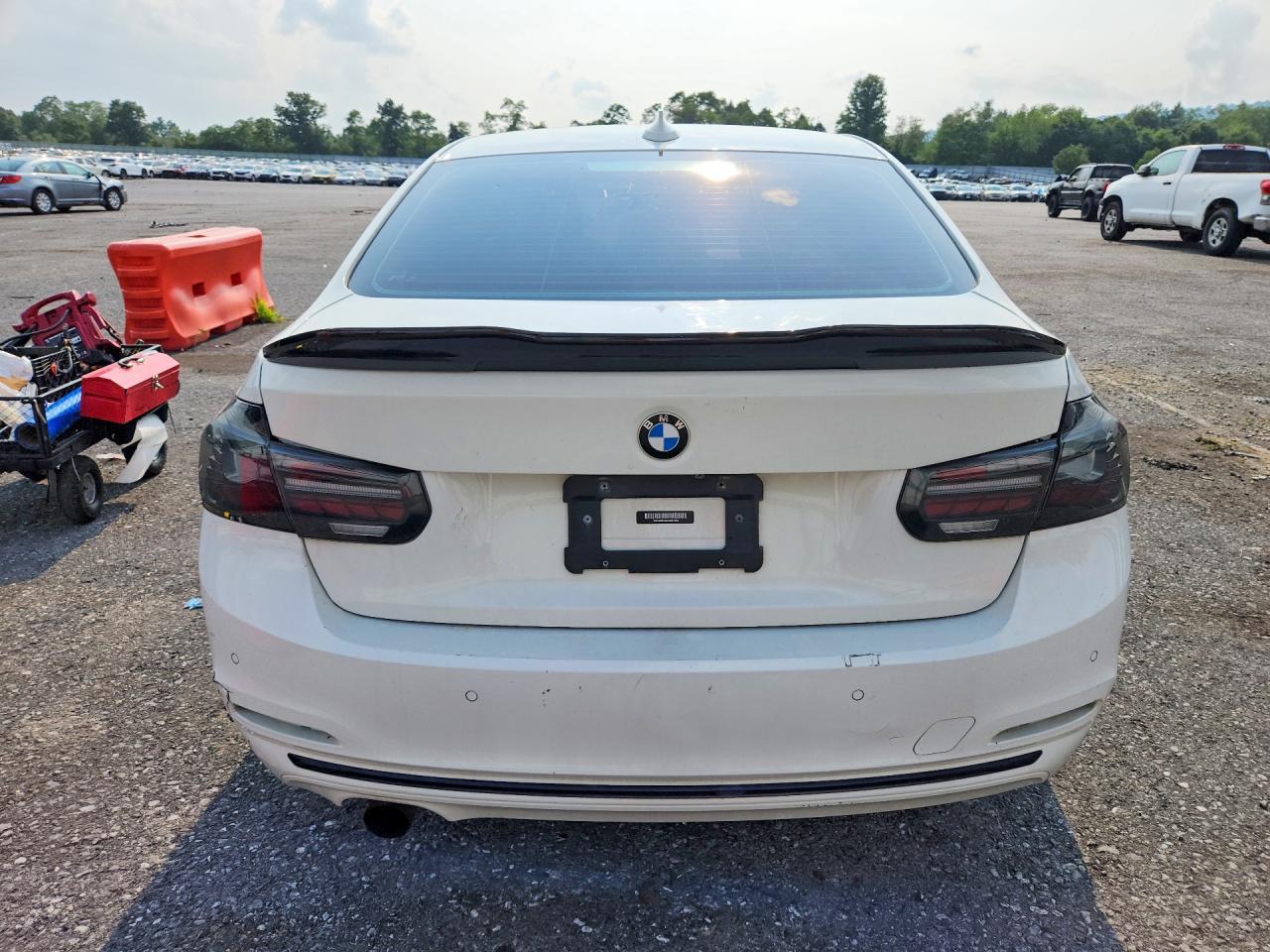 2018 BMW Seria 3 330i - zdjęcie 6