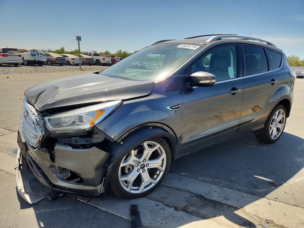 2017 Ford Escape Titanium - zdjęcie główne