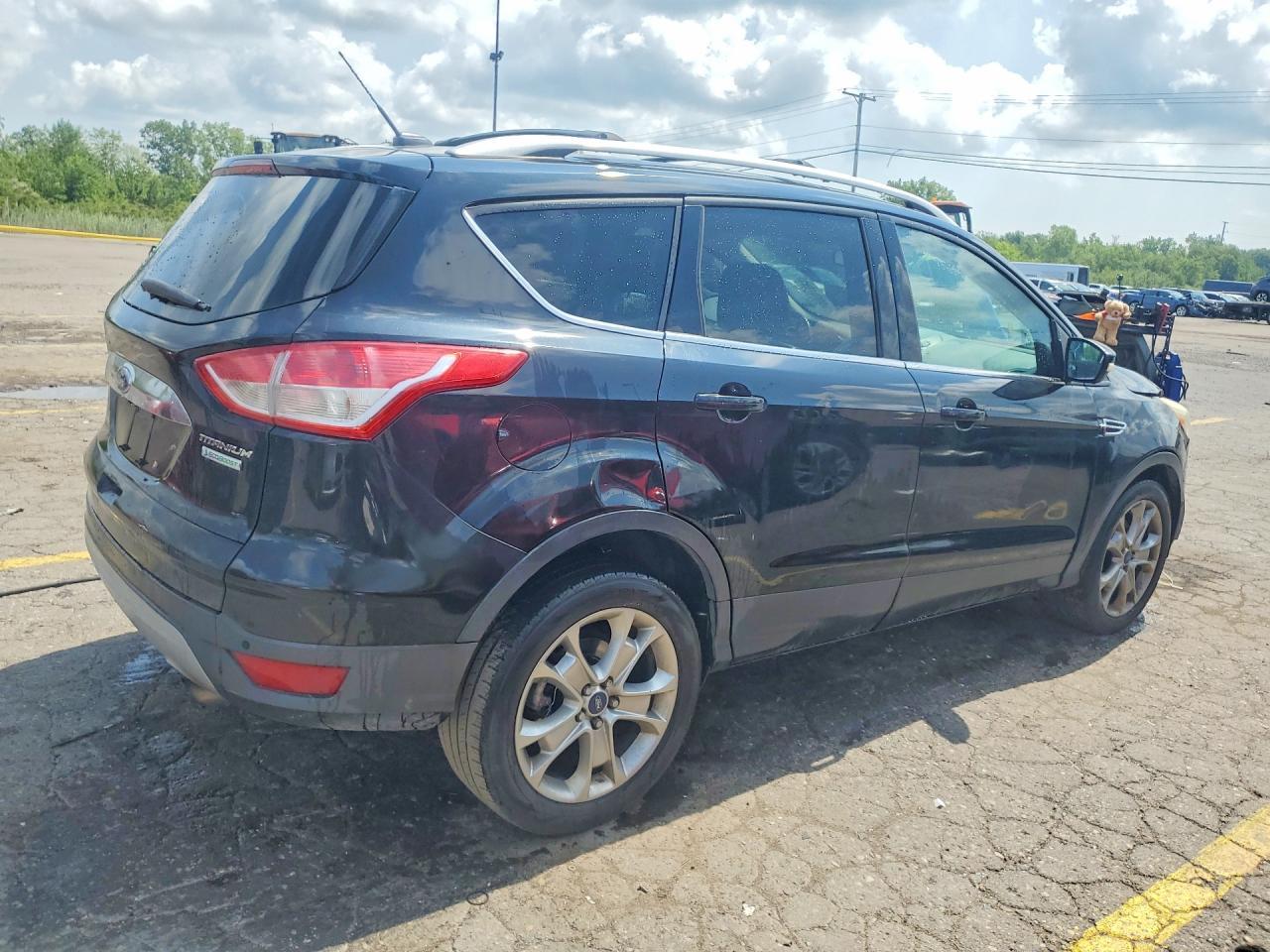 2015 Ford Escape Titanium - zdjęcie 3
