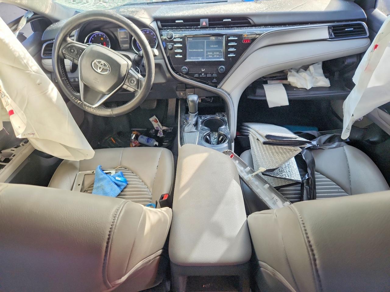 2019 Toyota Camry Se - zdjęcie 8