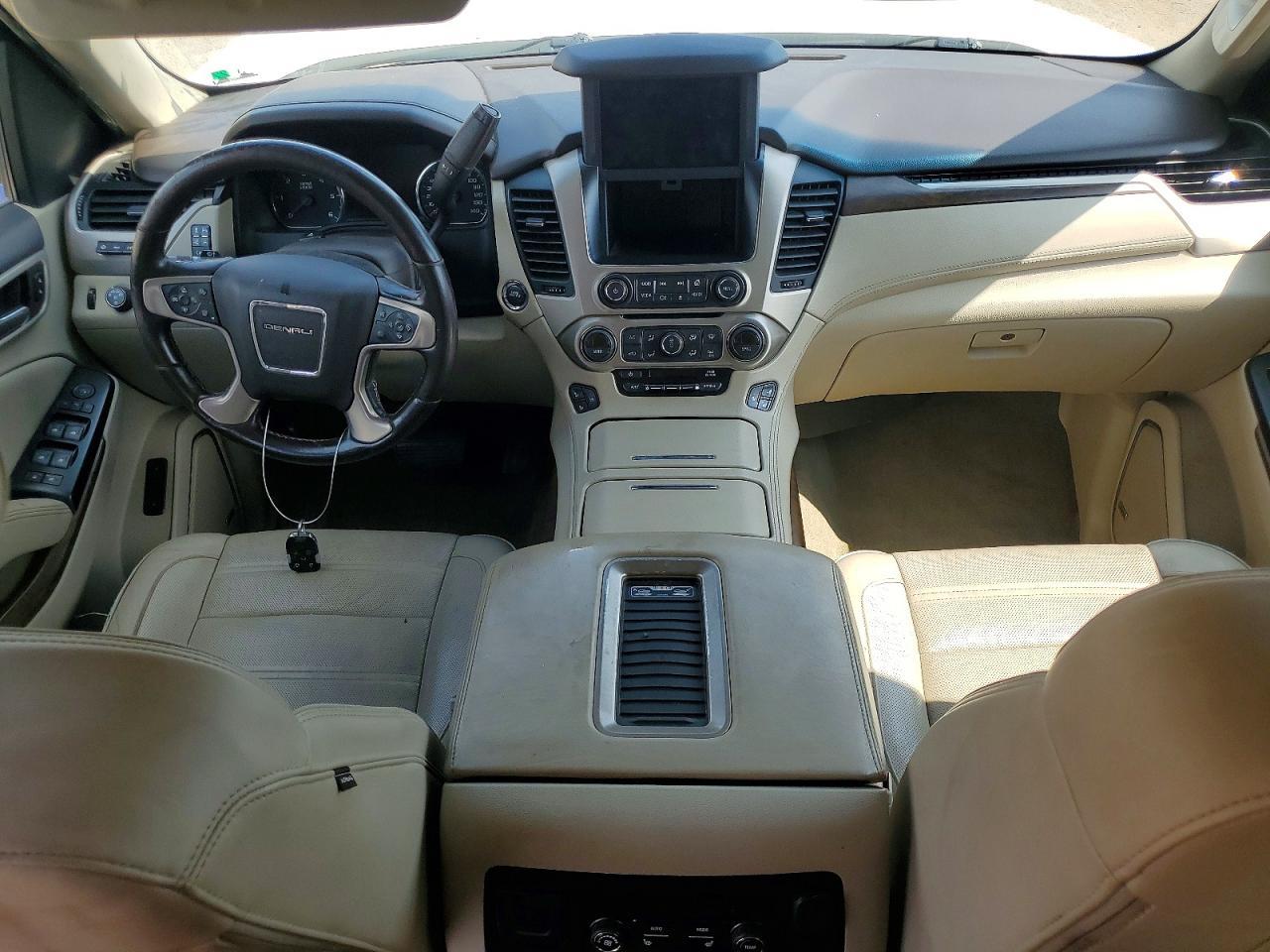 2019 GMC Yukon Denali - zdjęcie 8