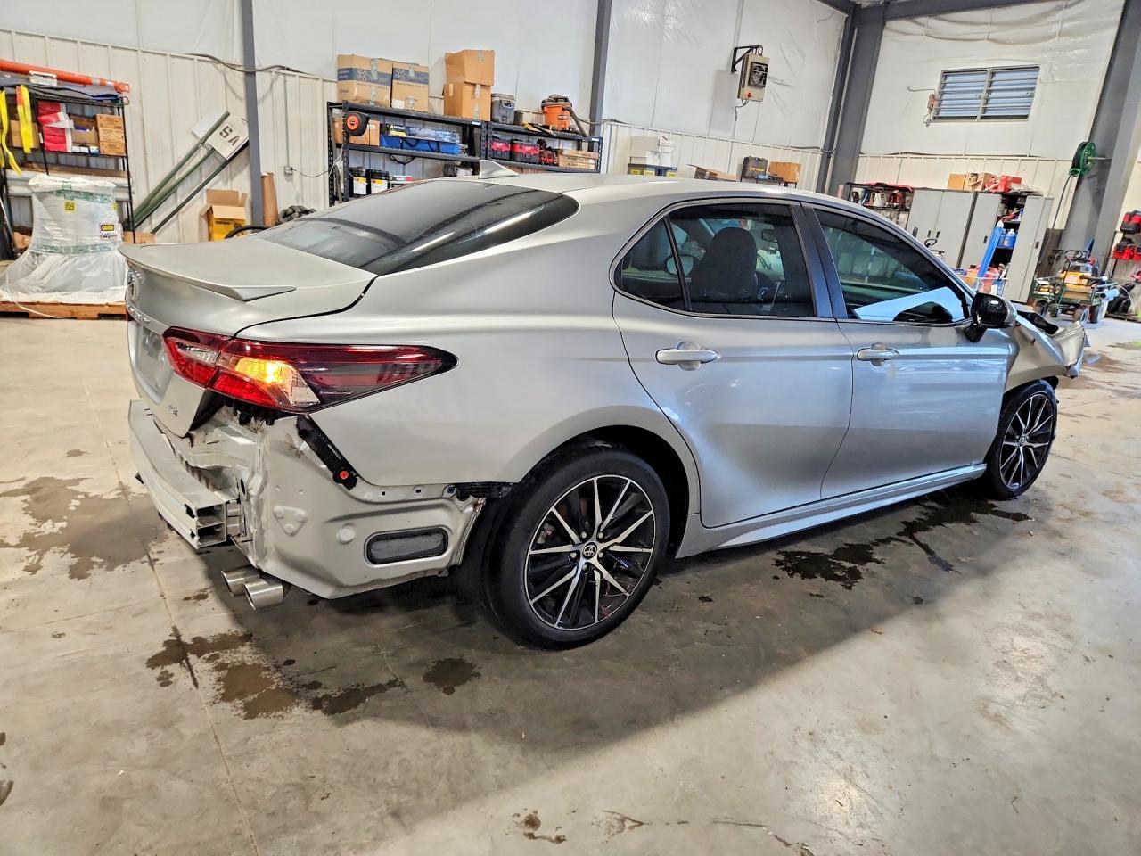 2021 Toyota Camry Se - zdjęcie 3