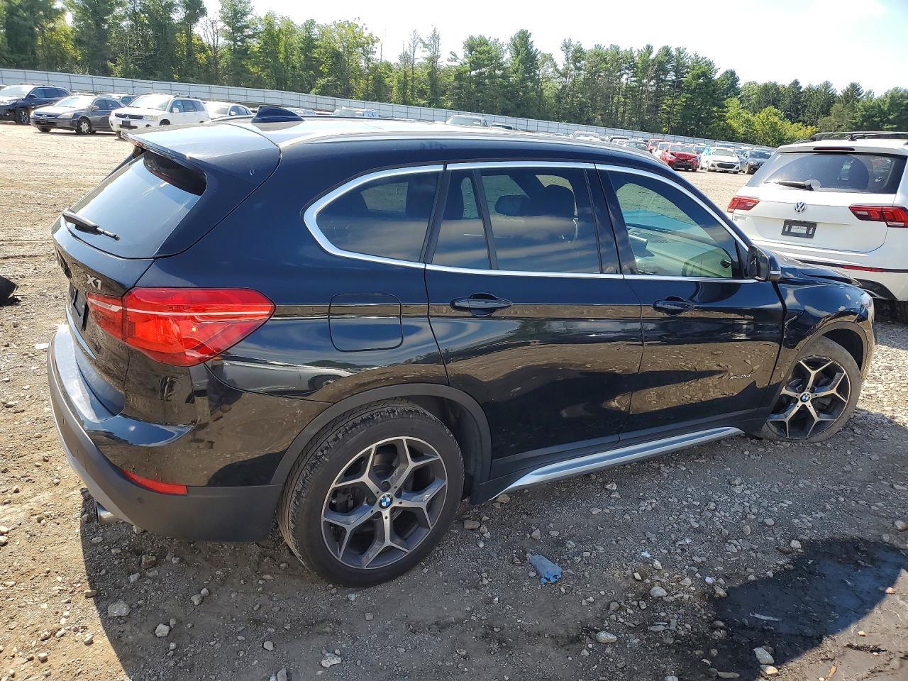 2016 BMW X1 xDrive28I - zdjęcie 3