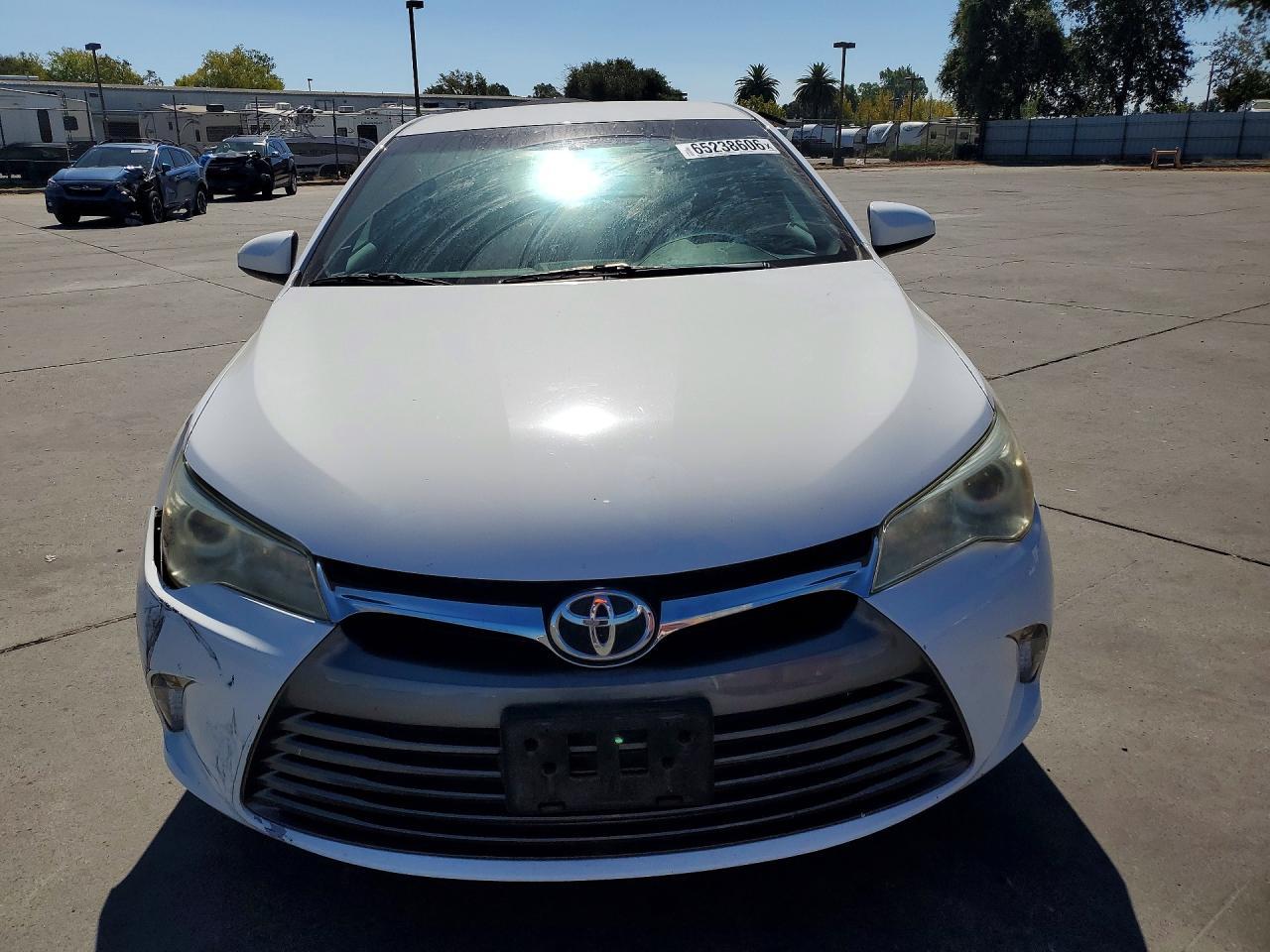 2016 Toyota Camry Le - zdjęcie 5