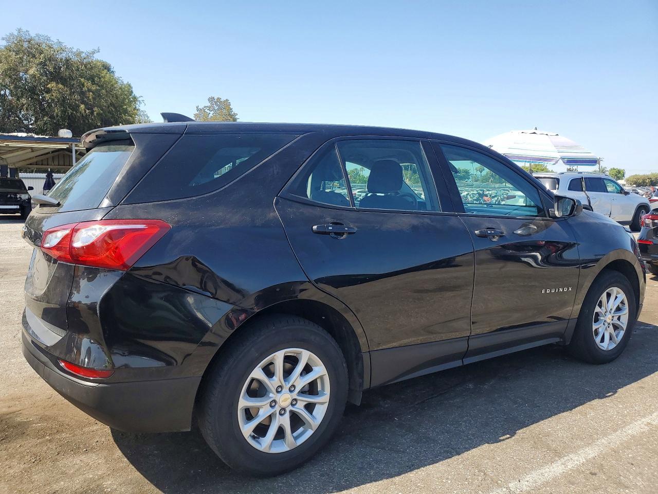 2019 Chevrolet Equinox Ls - zdjęcie 3