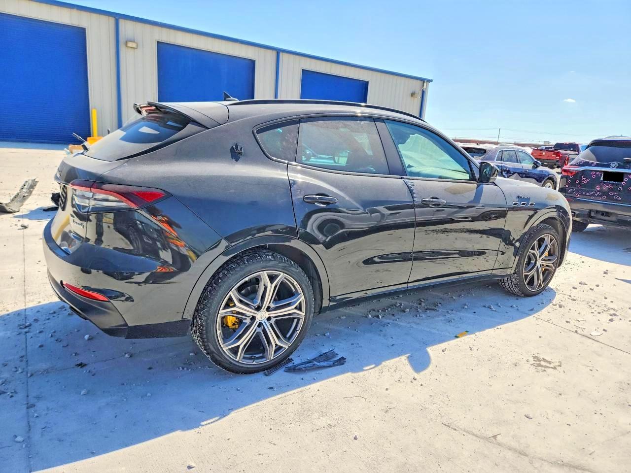2022 Maserati Levante Modena - zdjęcie 3