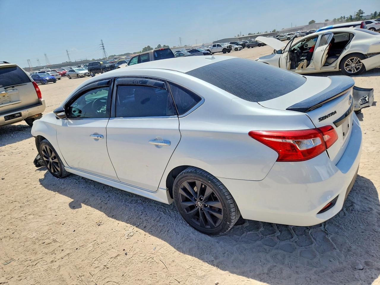 2018 Nissan Sentra Sr - zdjęcie 2
