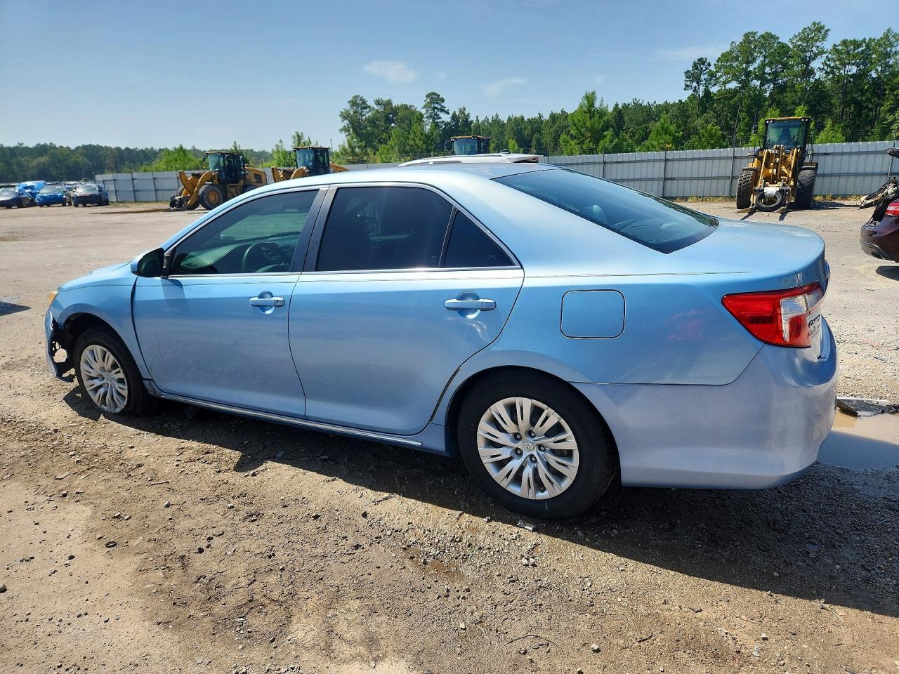 2025 Toyota Camry - zdjęcie 2