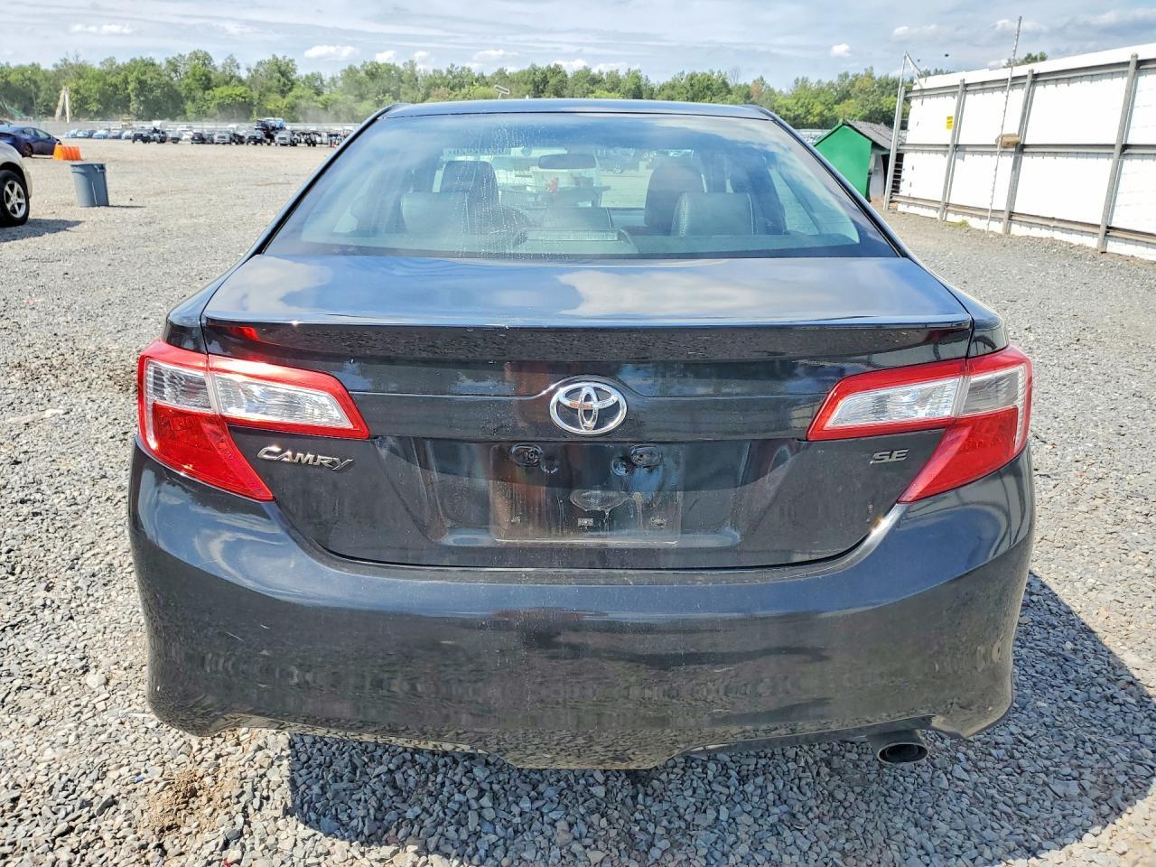 2014 Toyota Camry Se - zdjęcie 6