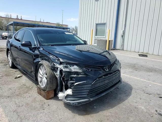 2023 Toyota Camry Le - zdjęcie 13
