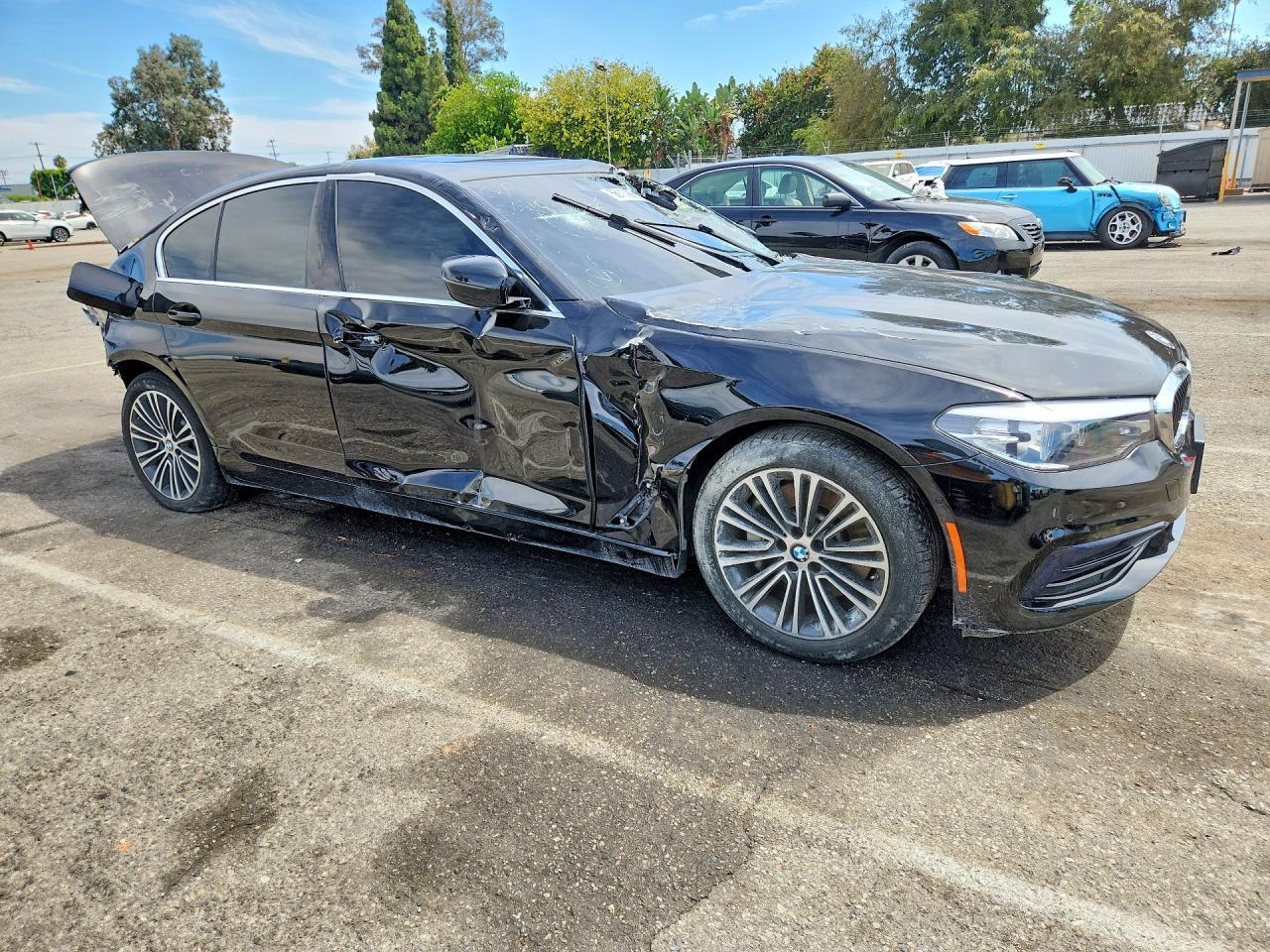2019 BMW 530 I - zdjęcie 4