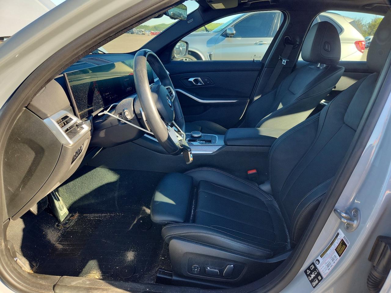 2025 BMW Seria 3 330i - zdjęcie 7
