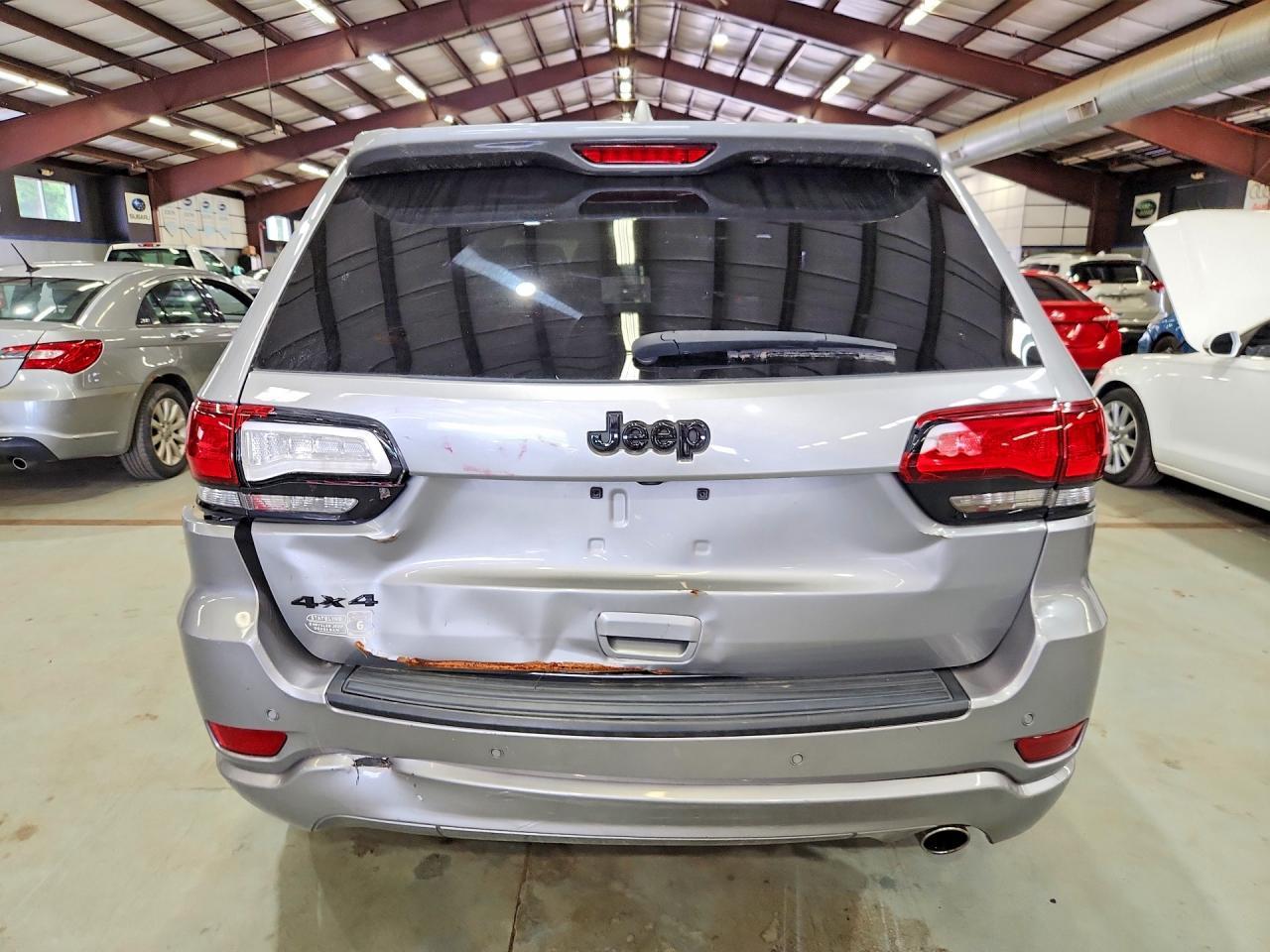 2020 Jeep Grand Cherokee Laredo - zdjęcie 6