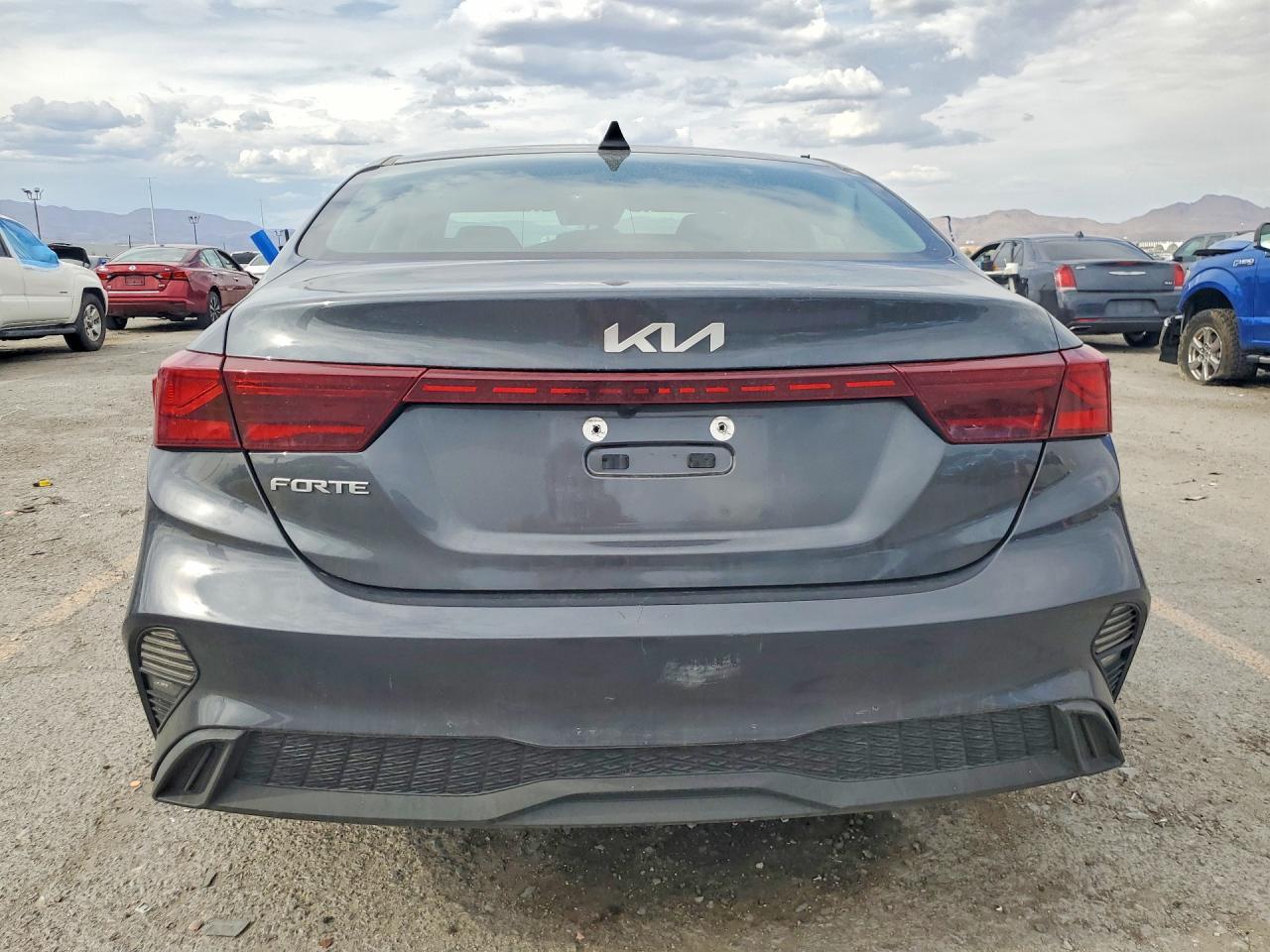 2023 Kia Forte Lxs - zdjęcie 6