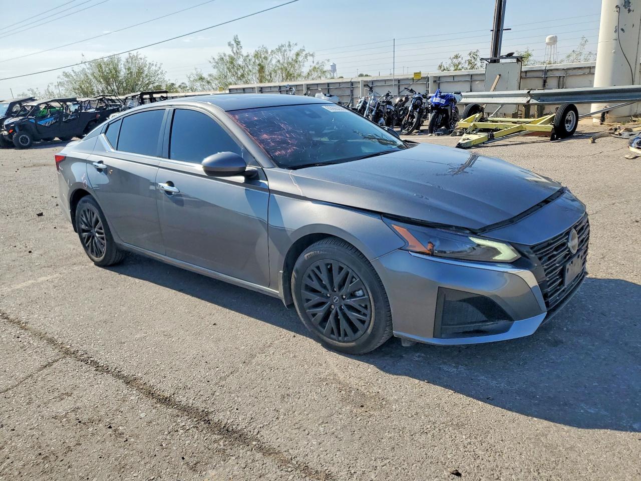 2025 Nissan Altima Sv - zdjęcie 4
