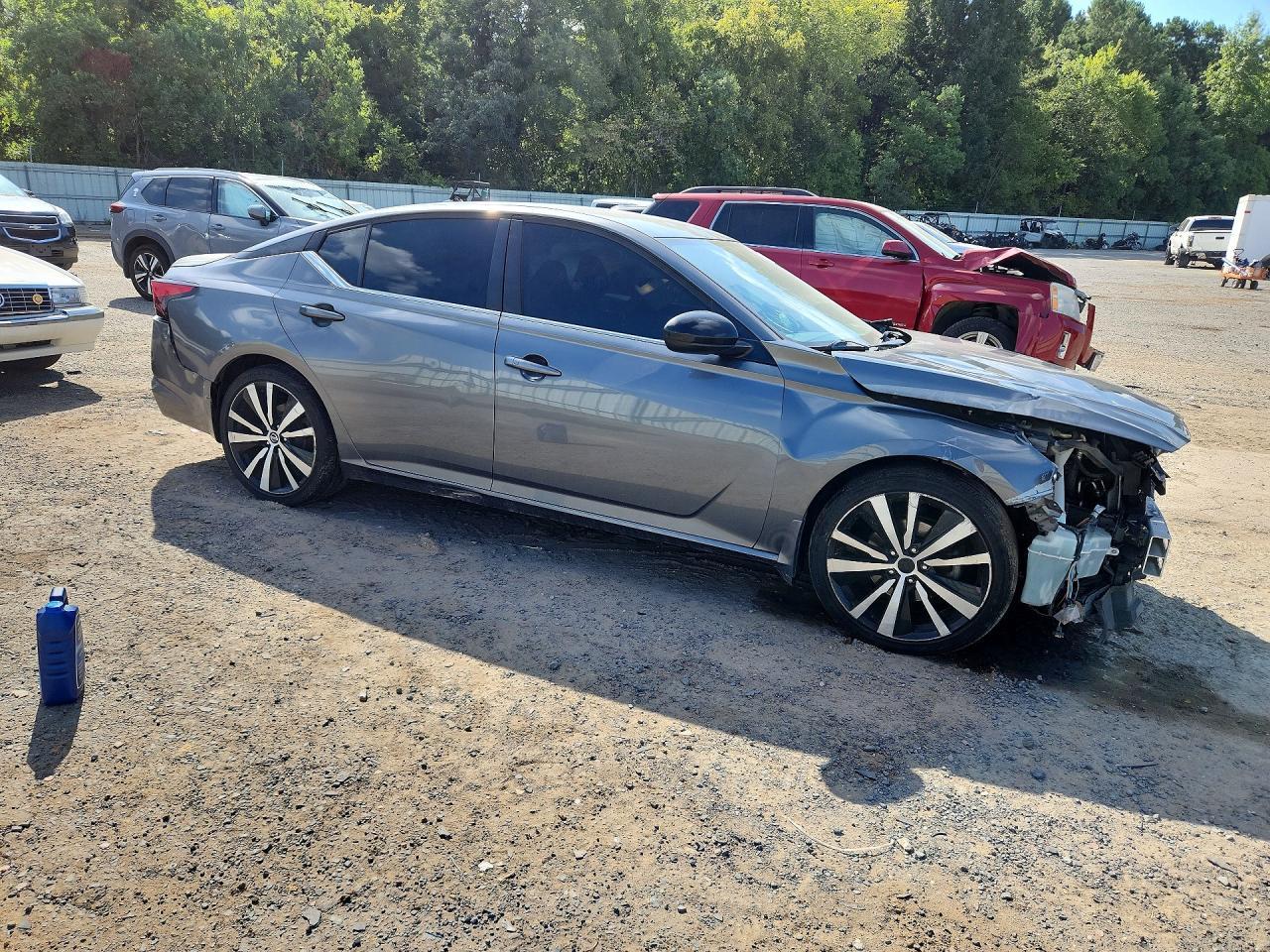 2019 Nissan Altima Sr - zdjęcie 4