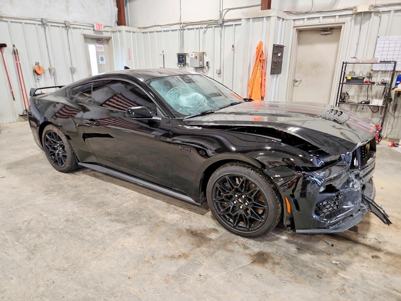2024 Ford Mustang Gt - zdjęcie 4