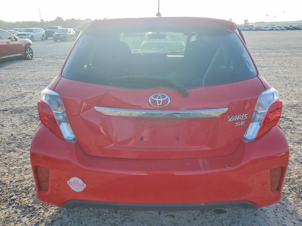 2013 Toyota Yaris 5-Door Se - zdjęcie 6