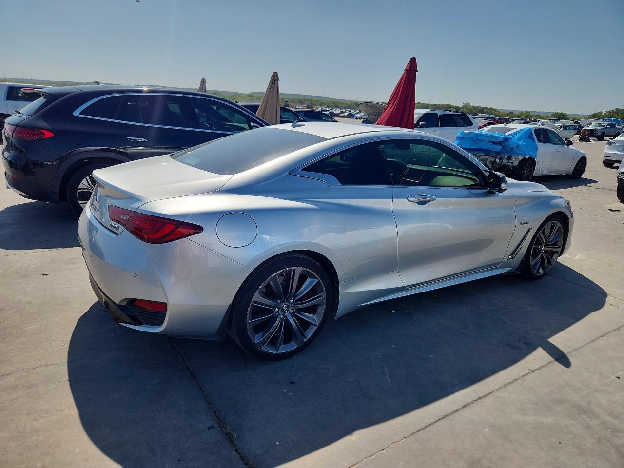 2017 Infiniti Q60 Red Sport 400 - zdjęcie 3