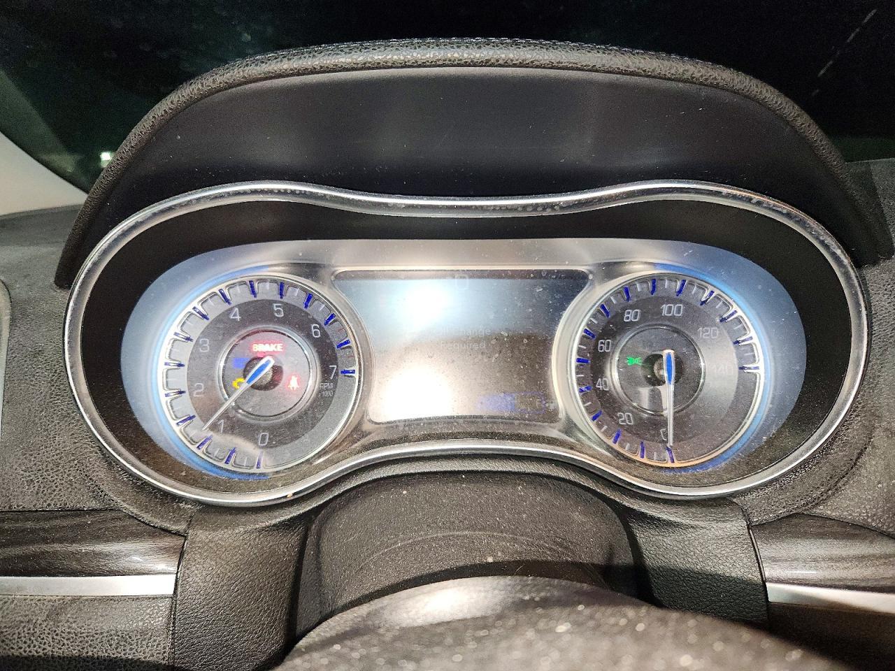 2020 Chrysler 300 Touring - zdjęcie 9