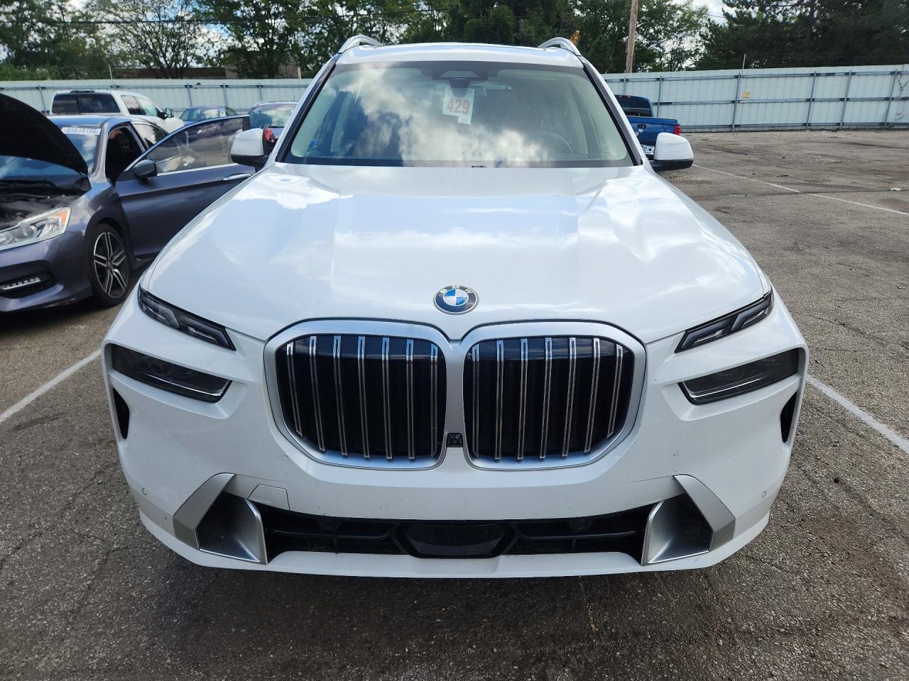 2026 BMW X7 xDrive40I - zdjęcie 5