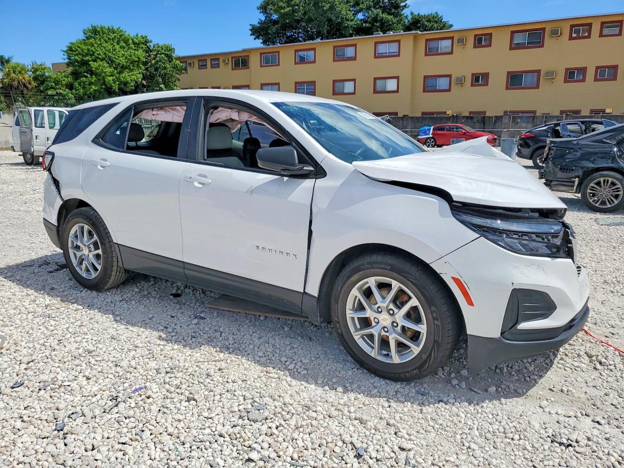 2023 Chevrolet Equinox Ls - zdjęcie 4