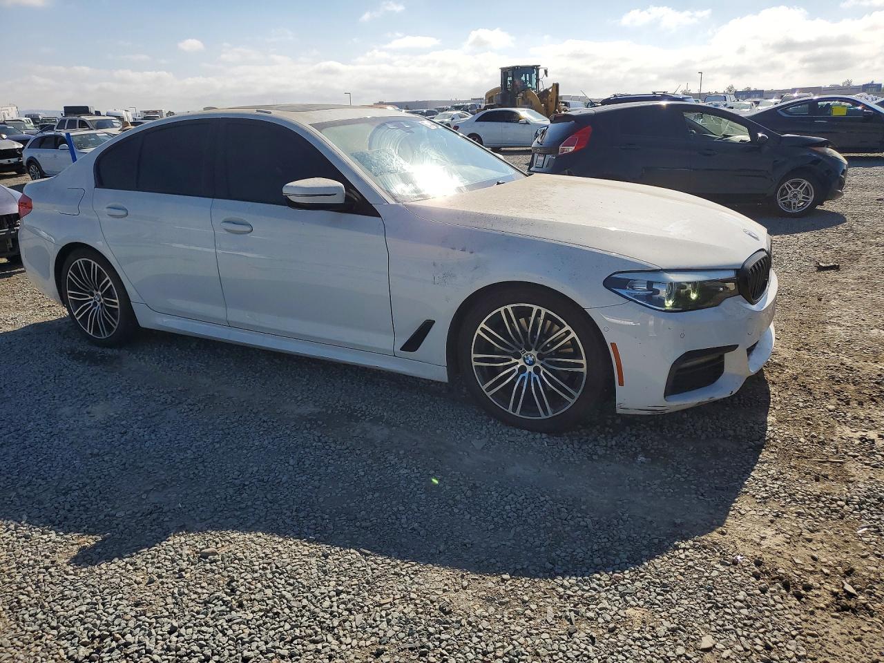 2019 BMW 530 I - zdjęcie 4
