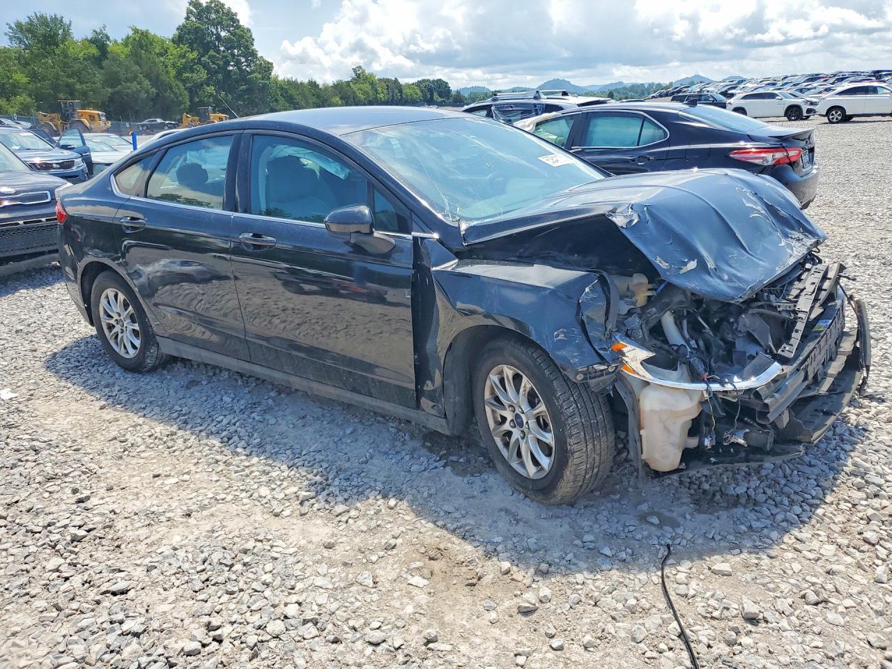 2015 Ford Fusion S - zdjęcie 4