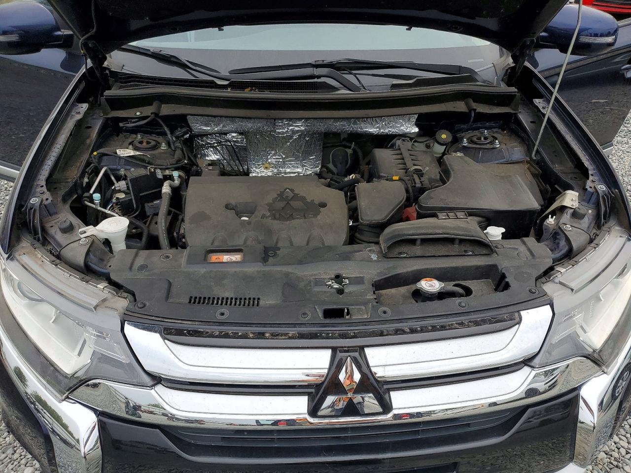 2017 Mitsubishi Outlander Se - zdjęcie 12