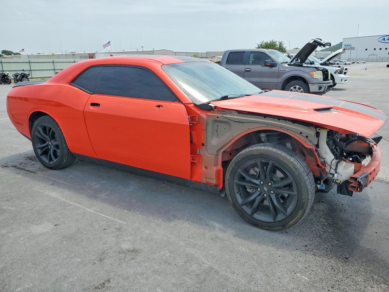 2017 Dodge Challenger R/T - zdjęcie 4