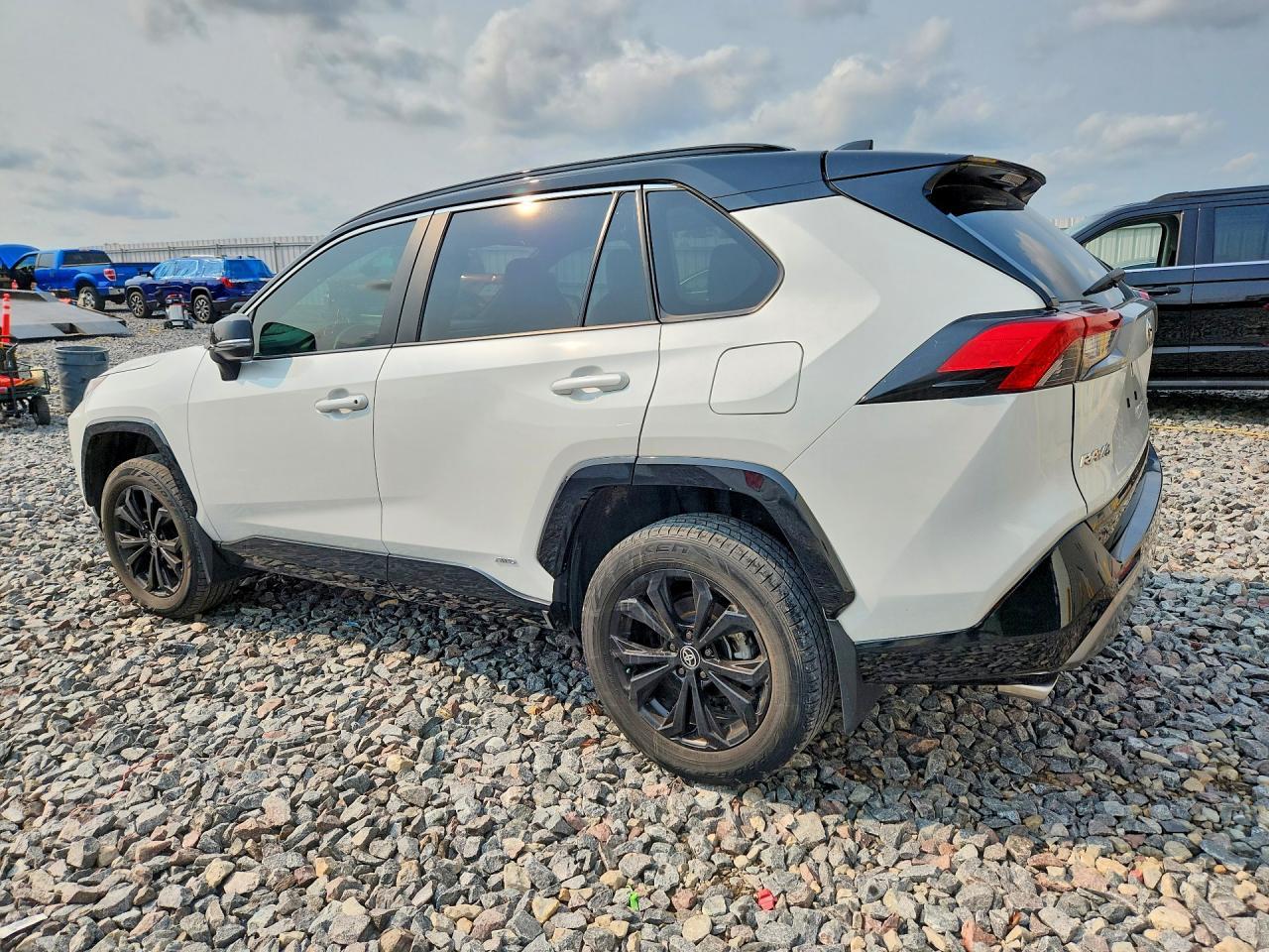 2024 Toyota Rav4 Xse - zdjęcie 2