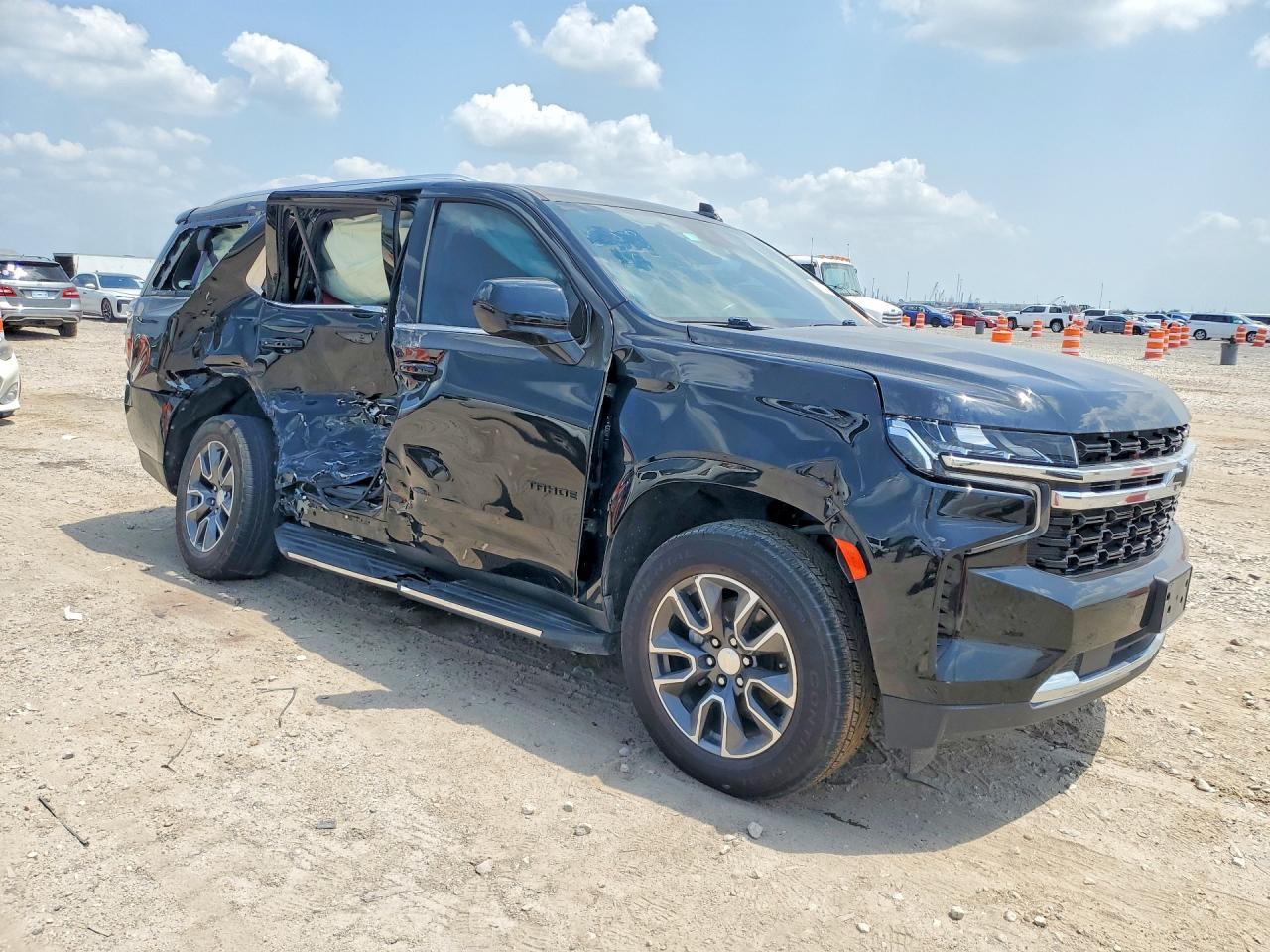 2023 Chevrolet Tahoe K1500 Ls - zdjęcie 4