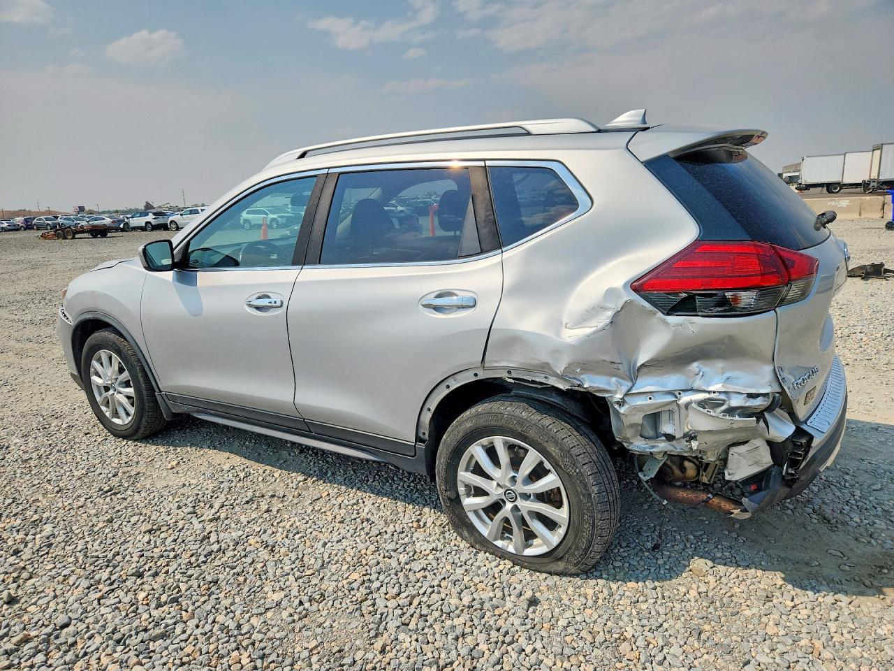 2017 Nissan Rogue Sv - zdjęcie 2