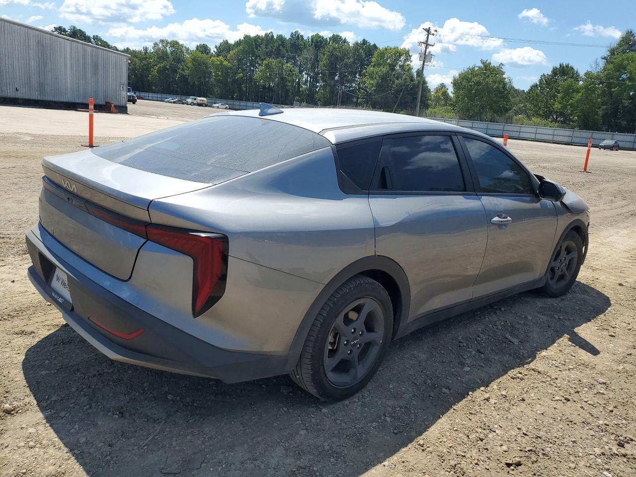 2025 Kia K4 Lxs - zdjęcie 3