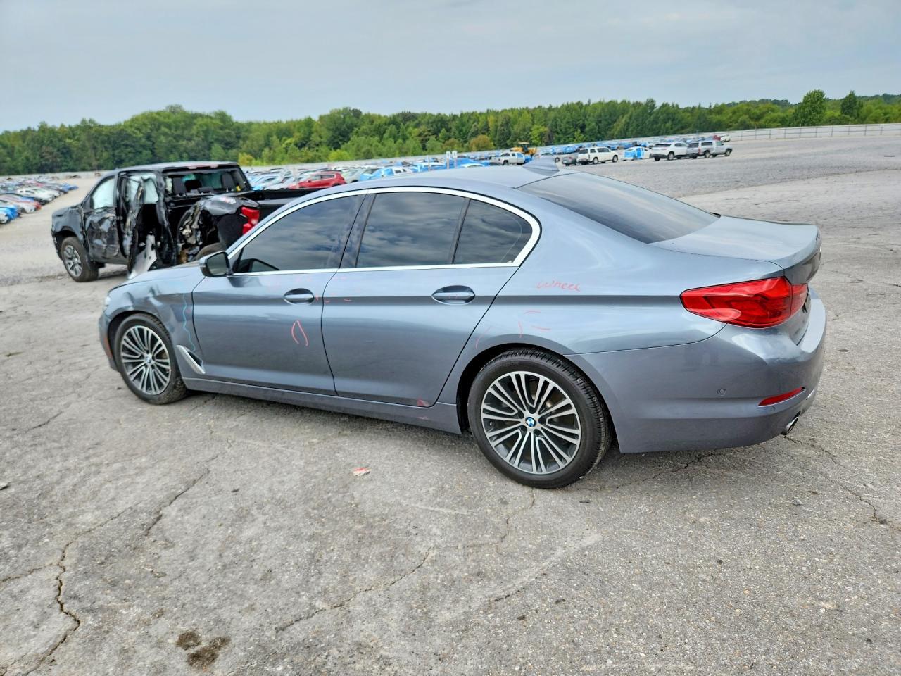 2019 BMW 530 I - zdjęcie 2