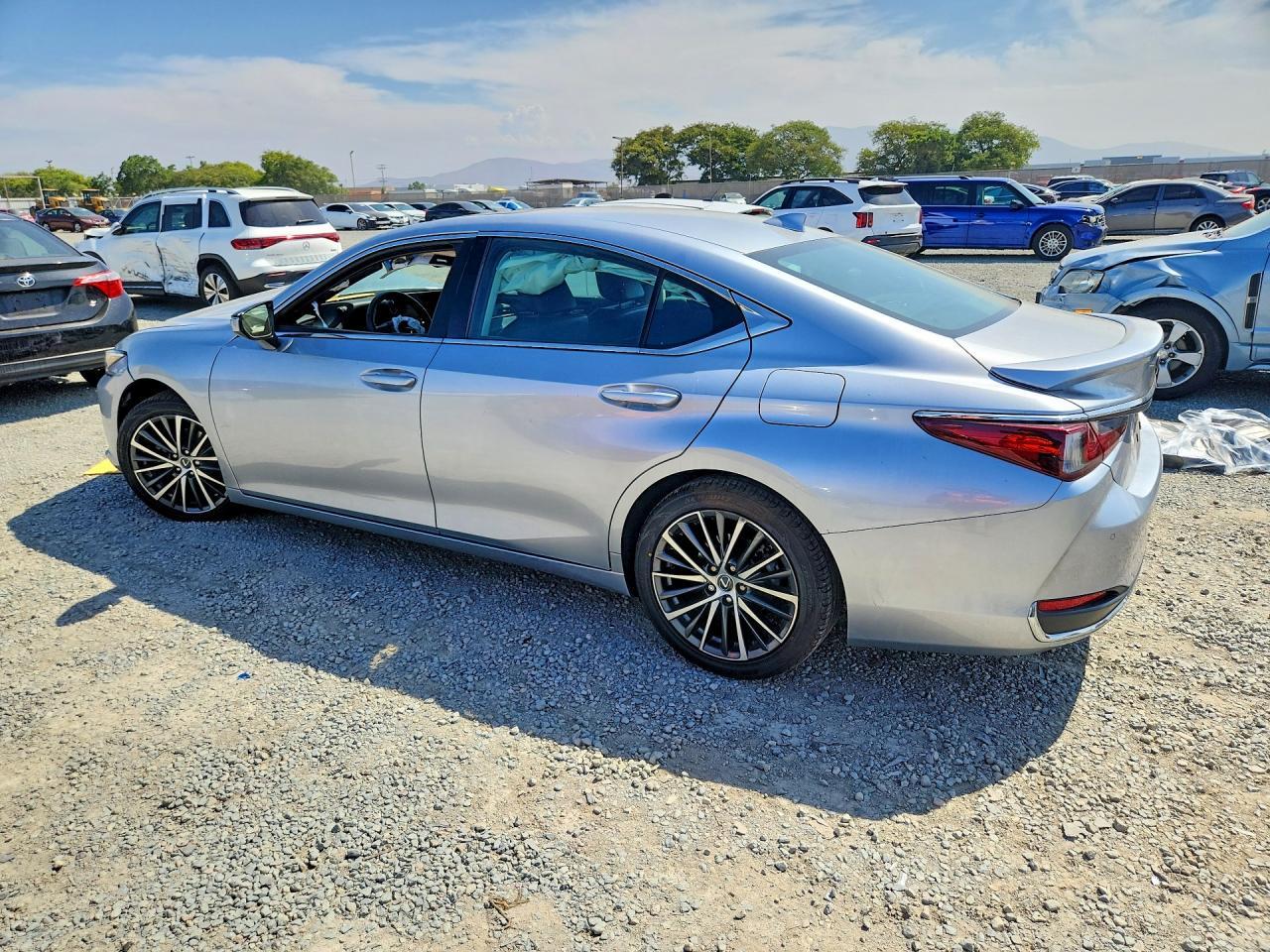2023 Lexus Es 300H Base - zdjęcie 2